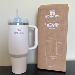 NWT! Stanley Quencher H2.0 Flowstate Tumbler 40oz - Rose Quartz